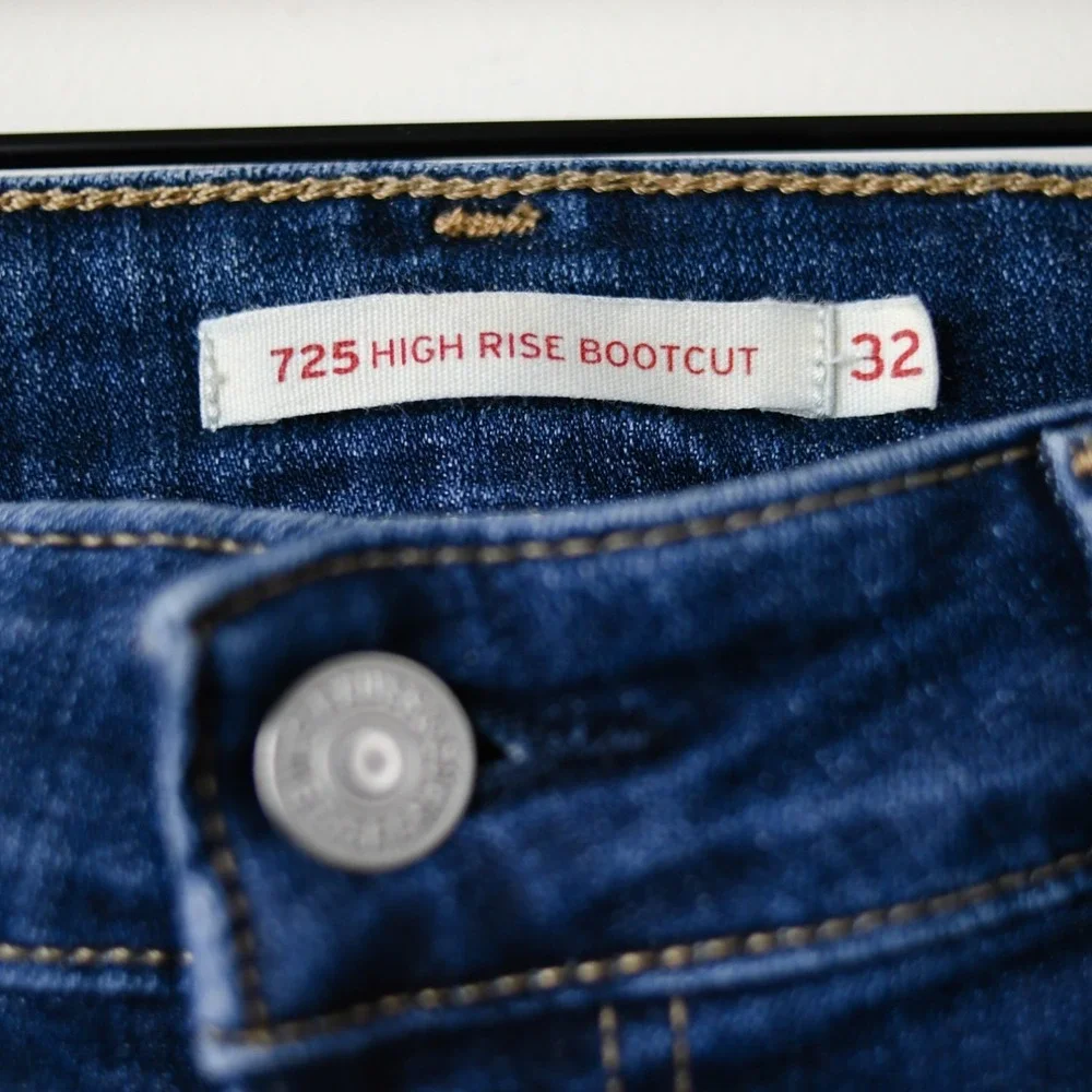 Levi's 725 High Rise Bootcut Jeans Womens 32 Dark Wash Western Rodeo Flare Denim